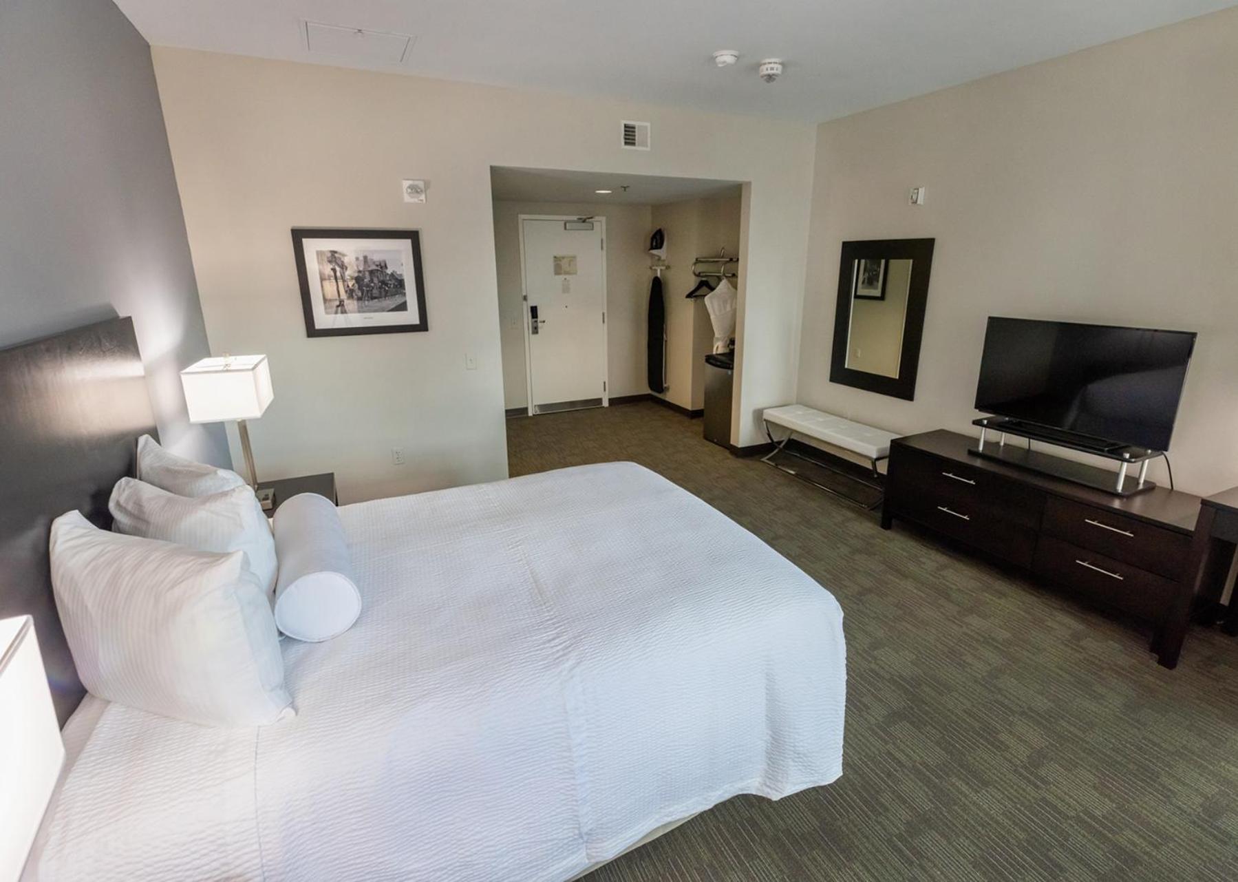 Executive Queen Room
